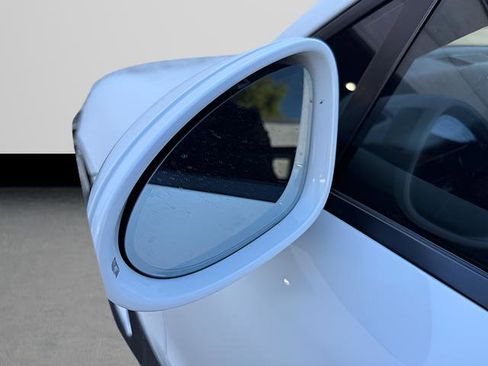 Used 2021 Porsche Macan image 33