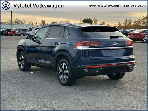 Used 2023 Volkswagen Atlas Cross Sport SE image 4