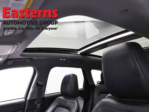 Used 2022 Lincoln Corsair AWD w/ Premium Package image 36