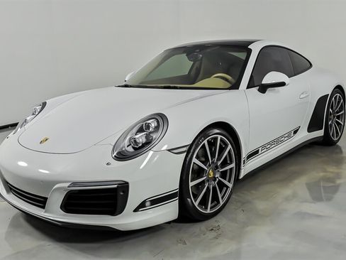 Used 2017 Porsche 911 Carrera 4 AWD/4WD image 6
