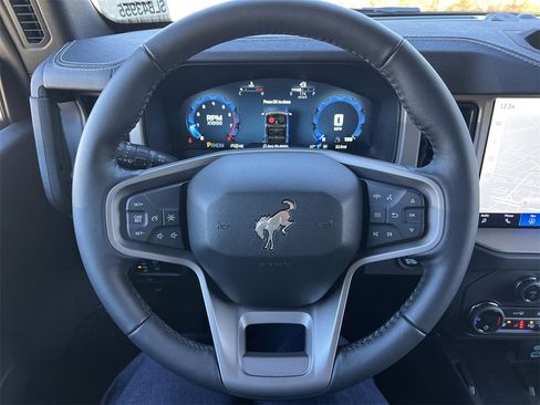 New 2025 Ford Bronco Outer Banks w/ Sasquatch Package image 11