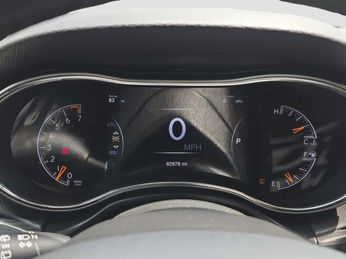 Used 2019 Jeep Grand Cherokee Altitude AWD/4WD image 10