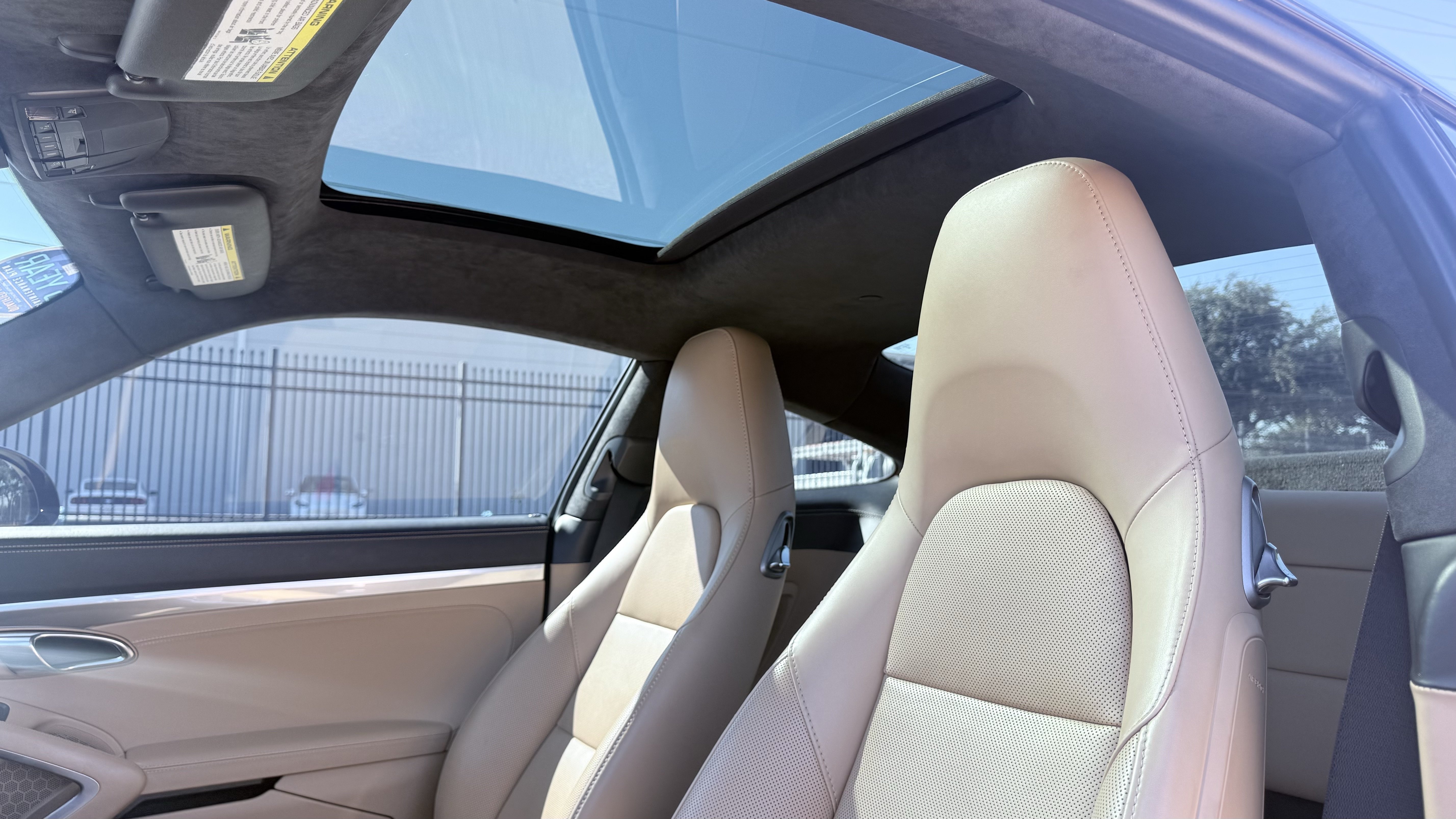 Used 2018 Porsche 911 Carrera image 3