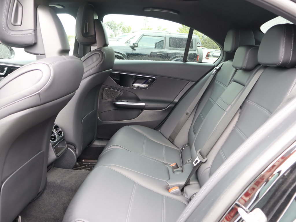Used 2025 Mercedes-Benz C 300 4MATIC Sedan image 18