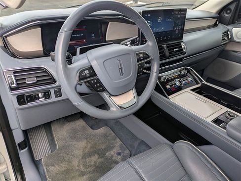 Used 2023 Lincoln Navigator Black Label image 10