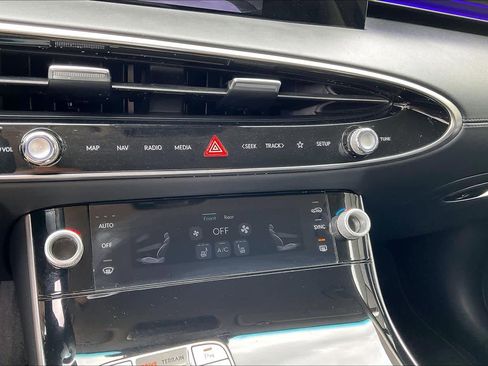 Used 2026 Genesis GV70 2.5T image 30