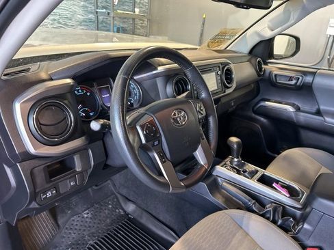 Used 2019 Toyota Tacoma SR5 image 2