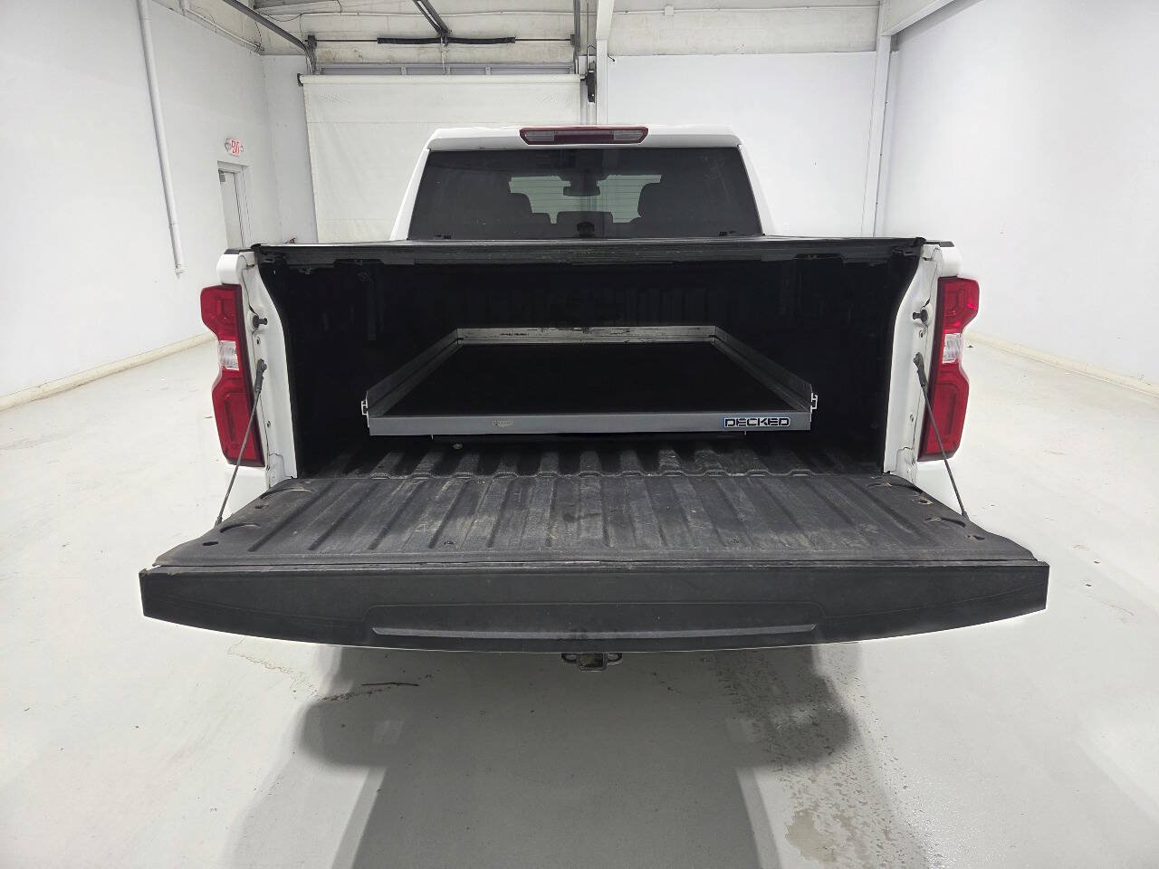Used 2022 Chevrolet Silverado 1500 LTZ w/ Z71 Off-Road Package AWD/4WD image 9
