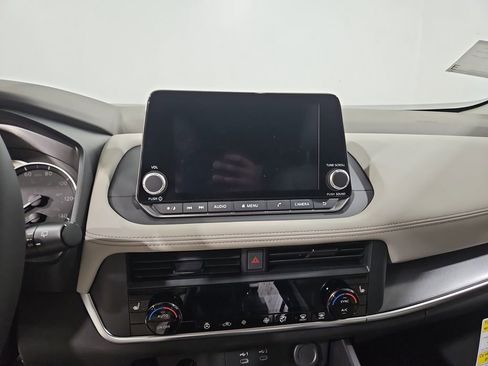New 2026 Nissan Rogue SV AWD/4WD image 18