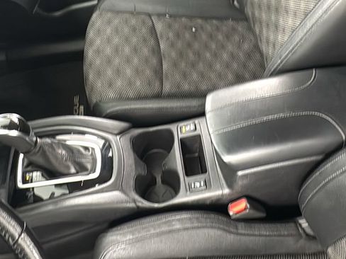 Used 2021 Nissan Rogue Sport SV w/ Technology Package image 24