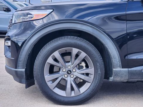 Used 2021 Ford Explorer XLT w/ Equipment Group 202A RWD image 9
