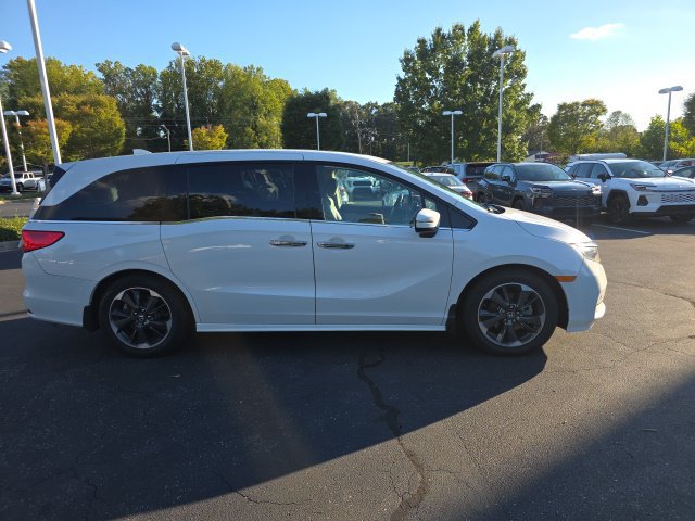 Used 2023 Honda Odyssey Elite image 2