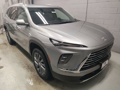 New 2026 Buick Enclave Preferred w/ Power Package image 5