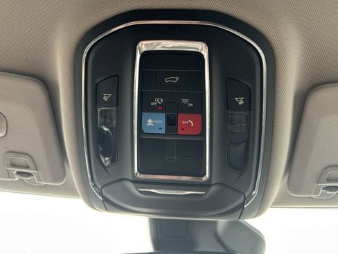 Used 2024 Jeep Grand Cherokee Limited w/ Black Appearance Package image 48