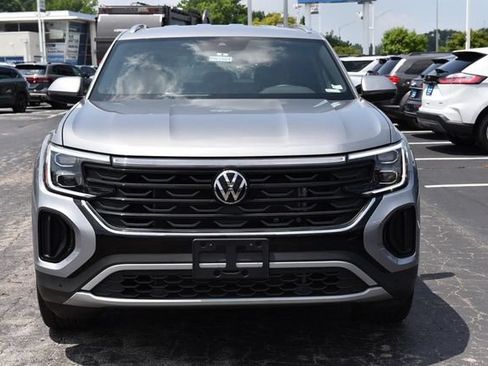 Used 2025 Volkswagen Atlas Cross Sport SE FWD image 4