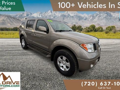 Used 2005 Nissan Pathfinder SE w/ (S01) Side Air Bags Pkg image 3