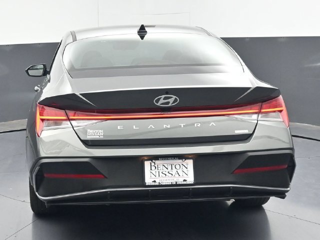 Used 2026 Hyundai Elantra Hybrid FWD image 39