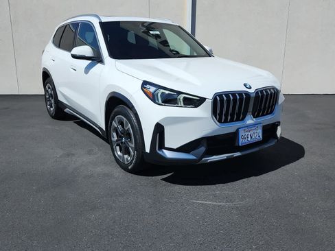 Used 2025 BMW X1 xDrive28i w/ Convenience Package AWD/4WD image 2