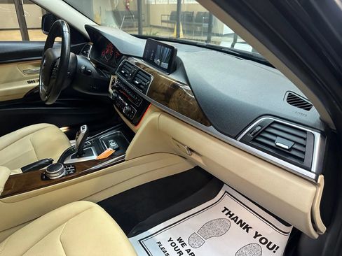 Used 2017 BMW 320i xDrive Sedan image 30