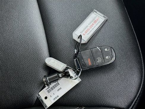 Used 2025 Jeep Compass Limited AWD/4WD image 35