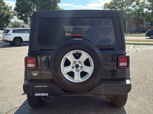 Used 2022 Jeep Wrangler Unlimited Sport image 26