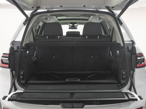 Used 2023 BMW X7 xDrive40i w/ Dynamic Handling Package image 8