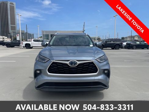 Used 2022 Toyota Highlander XLE FWD image 8