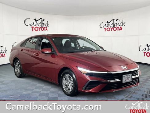 Used 2024 Hyundai Elantra SE image 1