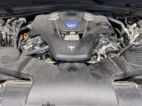 Used 2020 Maserati Quattroporte S image 24