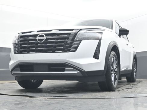 New 2026 Nissan Pathfinder Platinum FWD image 26