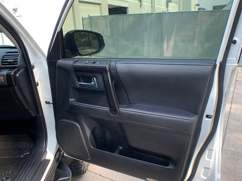 Used 2023 Toyota 4Runner 40th Anniversary SE AWD/4WD image 32