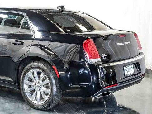 Used 2023 Chrysler 300 Touring AWD/4WD image 10