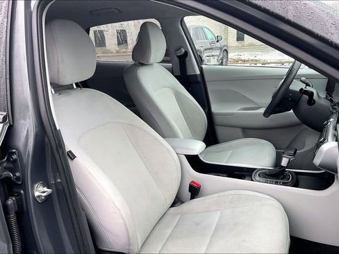 Certified 2024 Hyundai Kona SEL image 8