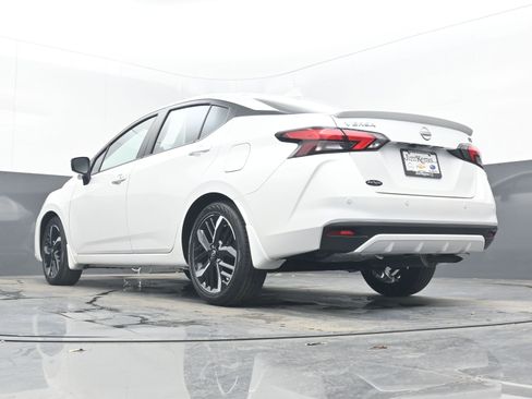 Certified 2025 Nissan Versa SR w/ Trunk Package image 28