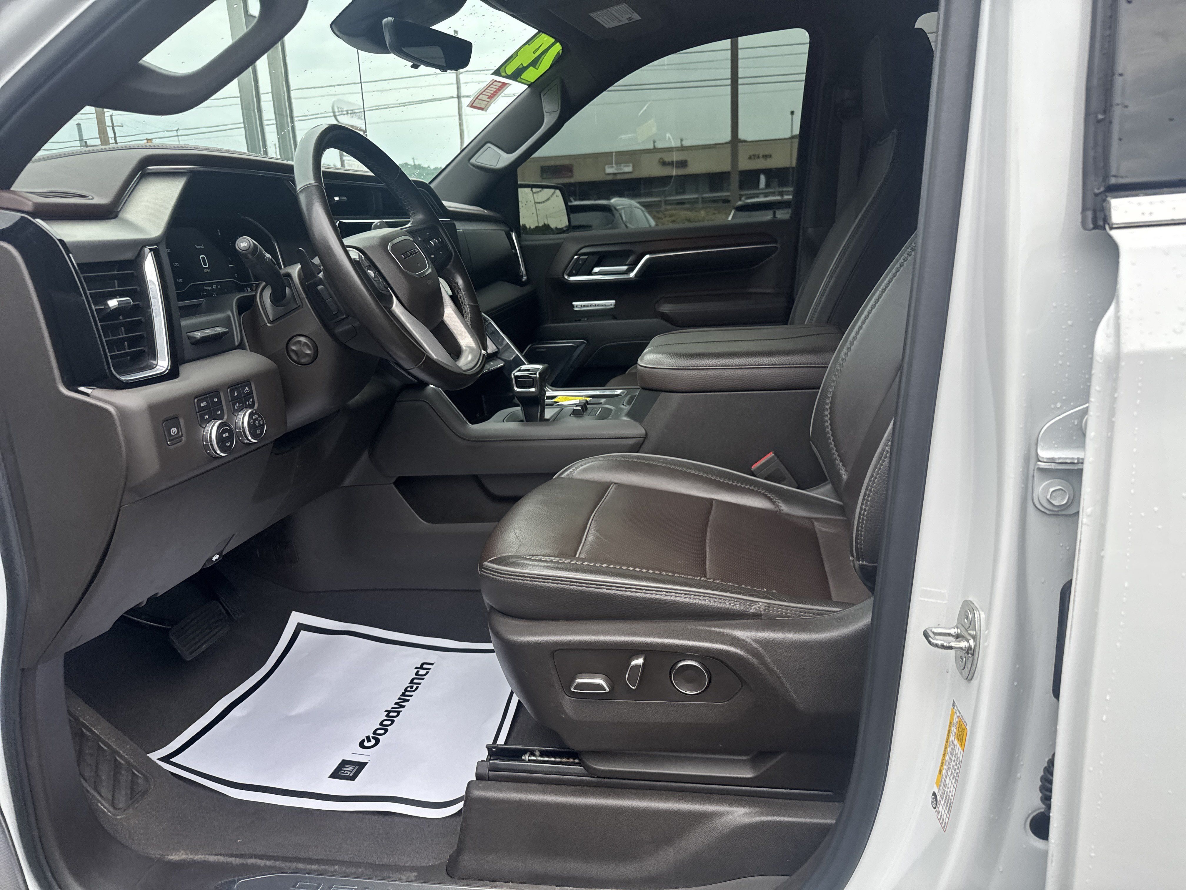 Used 2024 GMC Sierra 1500 Denali w/ Denali Reserve Package AWD/4WD image 12