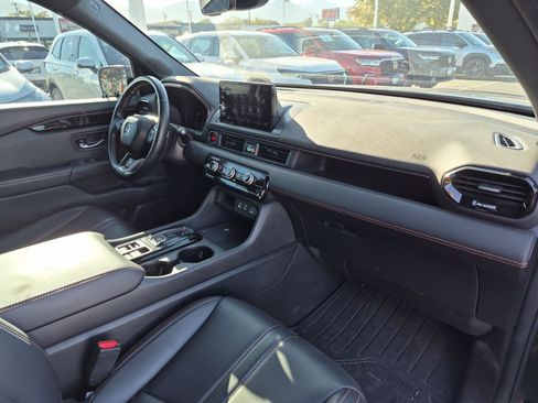 Used 2023 Honda Pilot TrailSport image 32