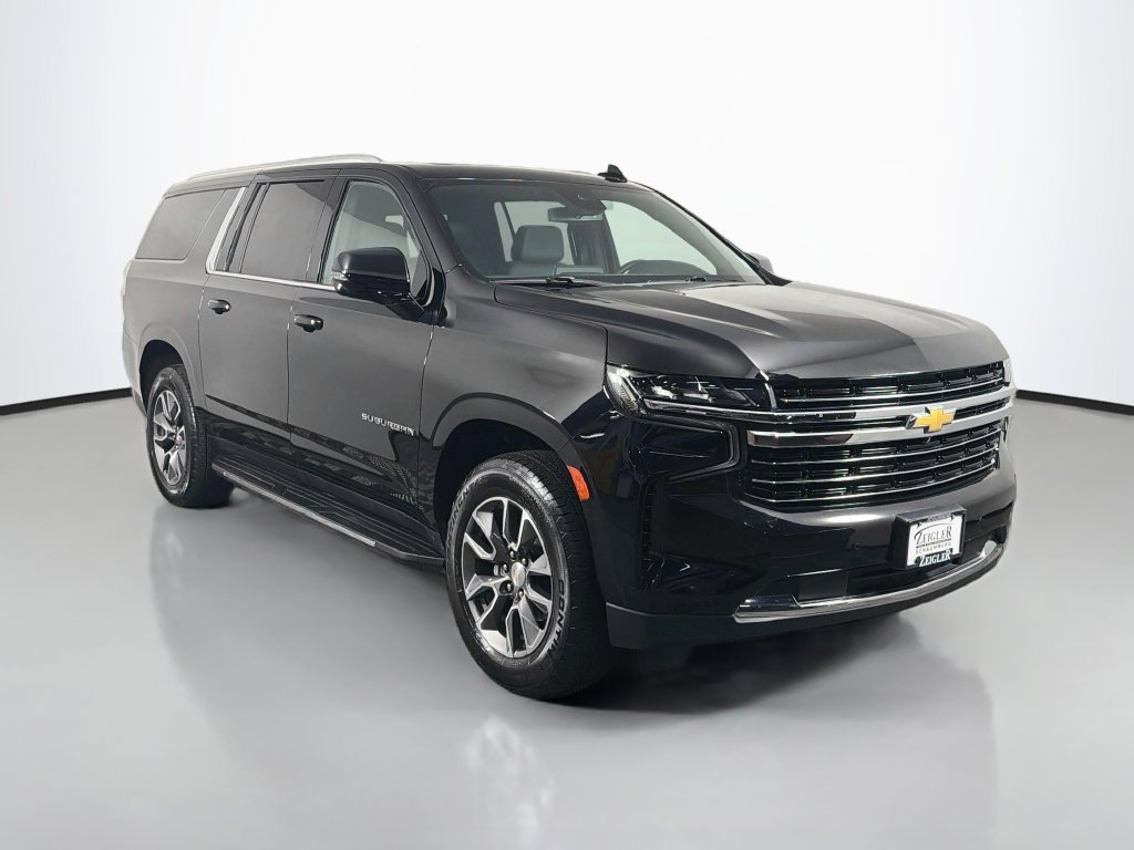 Used 2024 Chevrolet Suburban LT w/ LT Signature Plus Package AWD/4WD image 1
