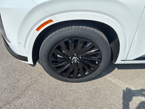 Used 2024 Hyundai Palisade Calligraphy AWD/4WD image 9
