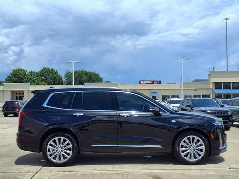 Used 2023 Cadillac XT6 Premium Luxury w/ Technology Package FWD image 20