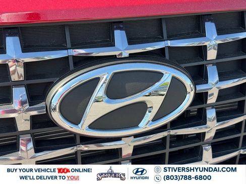 Certified 2025 Hyundai Venue SEL image 8