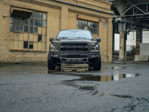 Used 2017 Ford F150 Raptor w/ Equipment Group 802A Luxury image 26