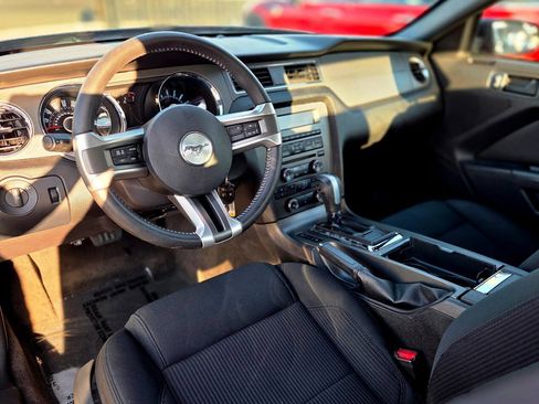 Used 2013 Ford Mustang Coupe RWD image 32