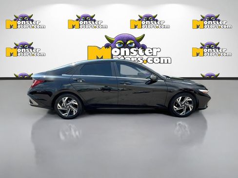 Used 2024 Hyundai Elantra Limited FWD image 4