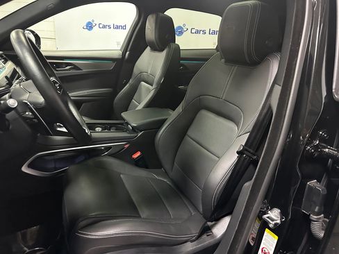 Used 2025 Jaguar F-PACE R-Dynamic S image 11