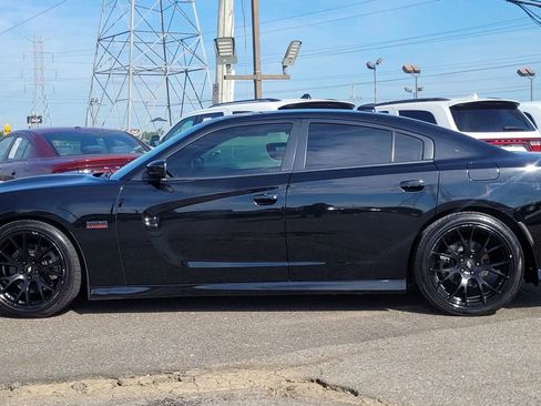 Used 2020 Dodge Charger R/T w/ Blacktop Package RWD image 7