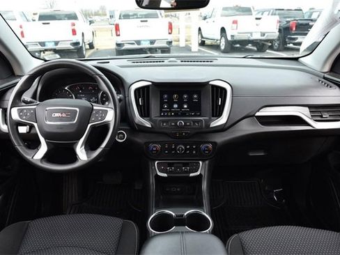 Used 2023 GMC Terrain SLE w/ Driver Convenience Package image 7