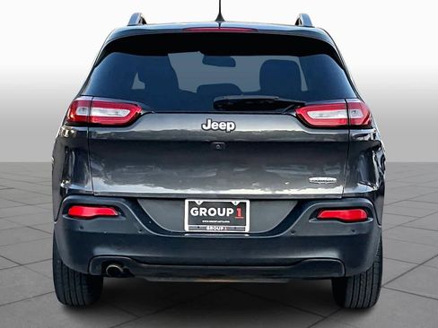 Used 2017 Jeep Cherokee Latitude w/ Safety/Convenience Group image 4