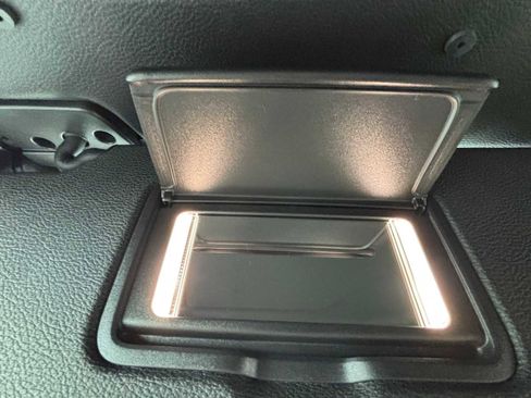 Used 2025 Jeep Wrangler Sahara image 46