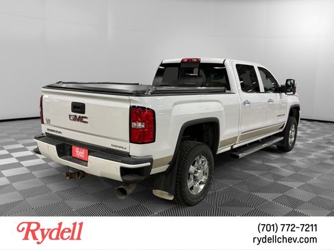 Used 2018 GMC Sierra 3500 Denali w/ Duramax Plus Package image 3