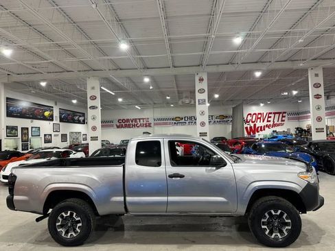 Used 2021 Toyota Tacoma SR image 5